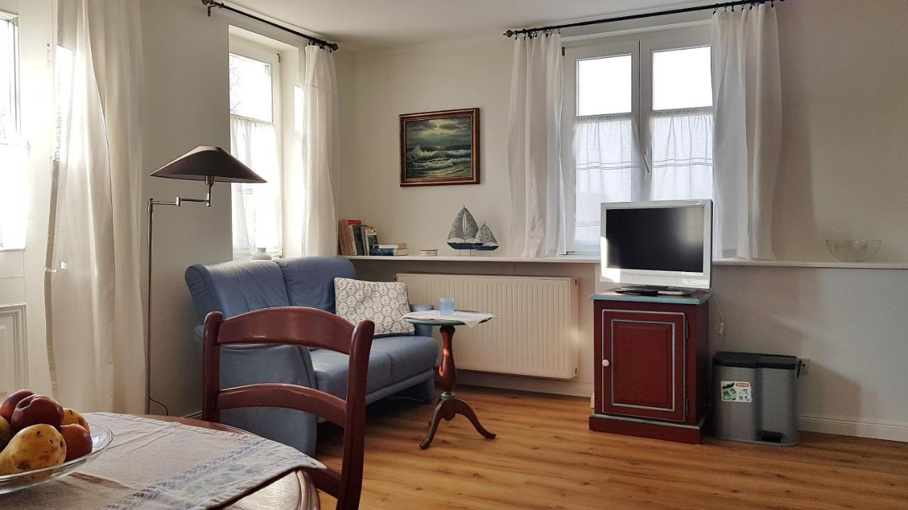 Unter Den Linden Apartment